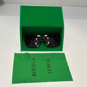 Bottega Veneta Black Sunglasses with Green Case